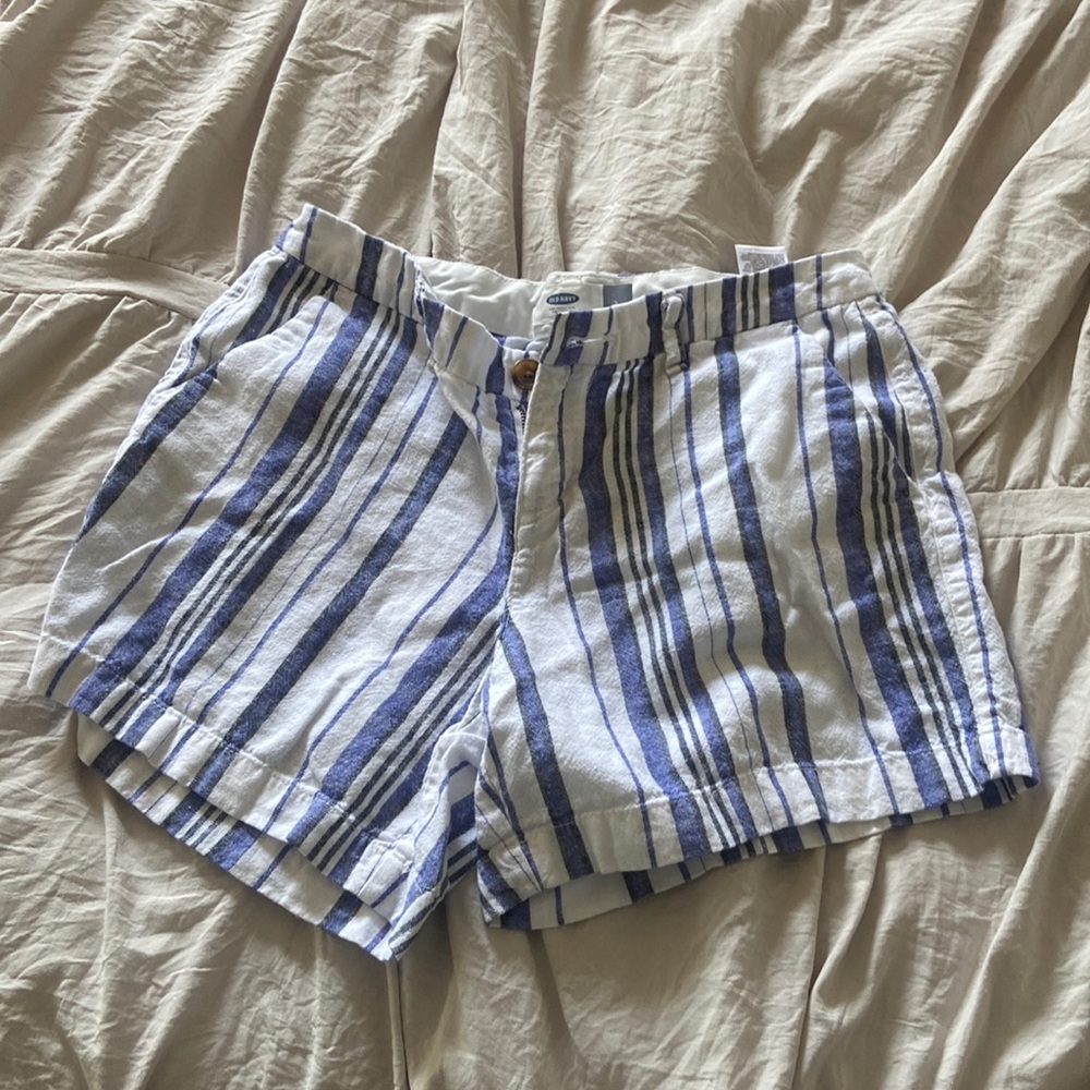 Blue and white striped Old Navy shorts (size 2) great condition